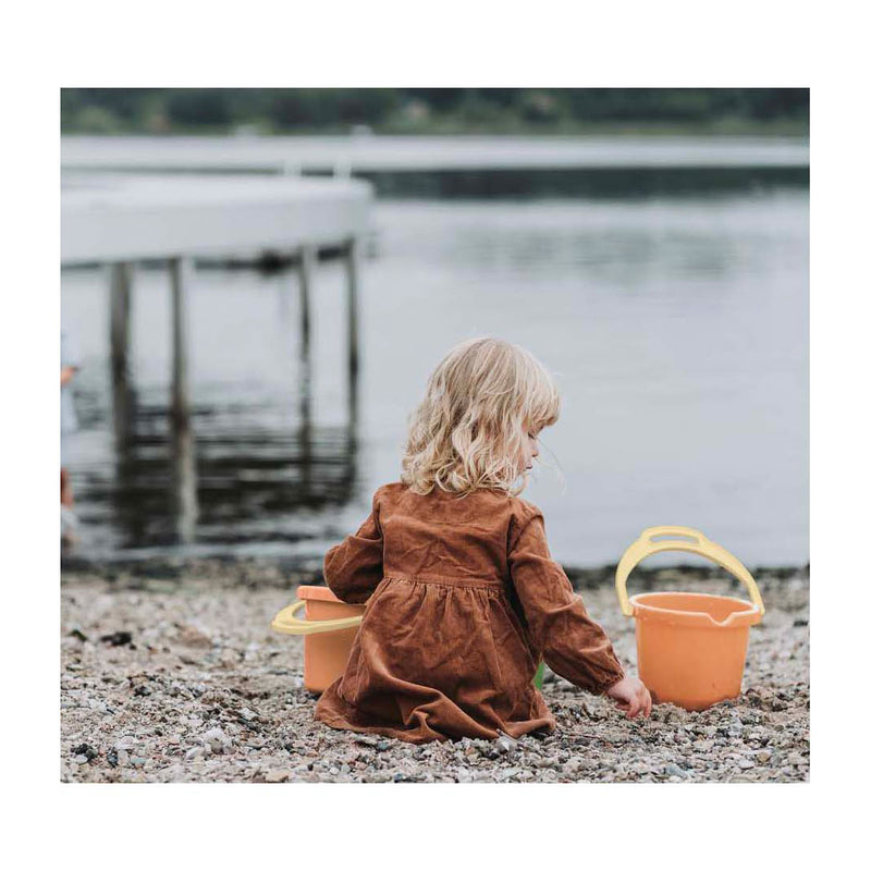Load image into Gallery viewer, Dantoy emmer speelgoed pastel met hengsel 2,5 liter multicolor.
