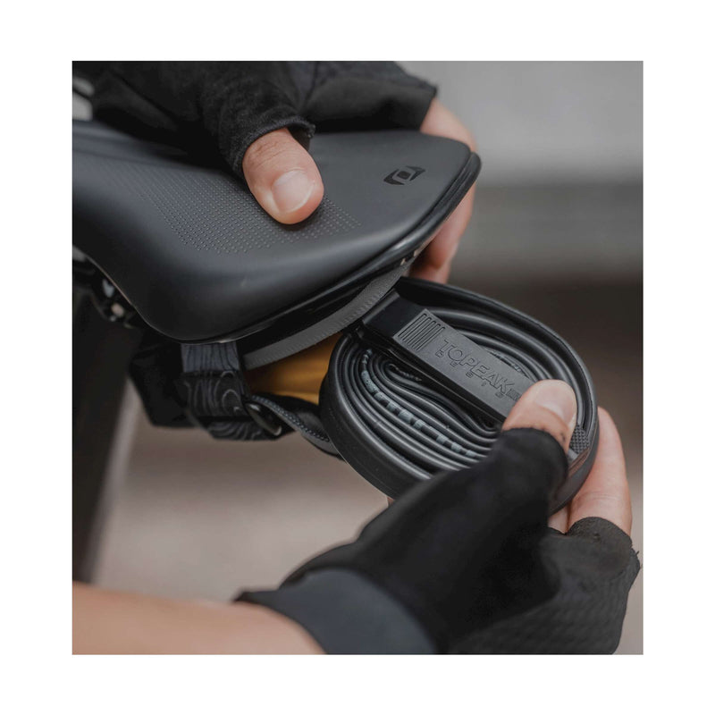Load image into Gallery viewer, Topeak elementa zadel fietstas 0,2 l polyester zwart
