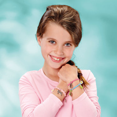 Totum pretty pony - knutselset paarden sieraden maken - bedel armbandjes maken met hoefijzer en paardenbedels - creatief speelgoed meisjes knutselset - cadeautip