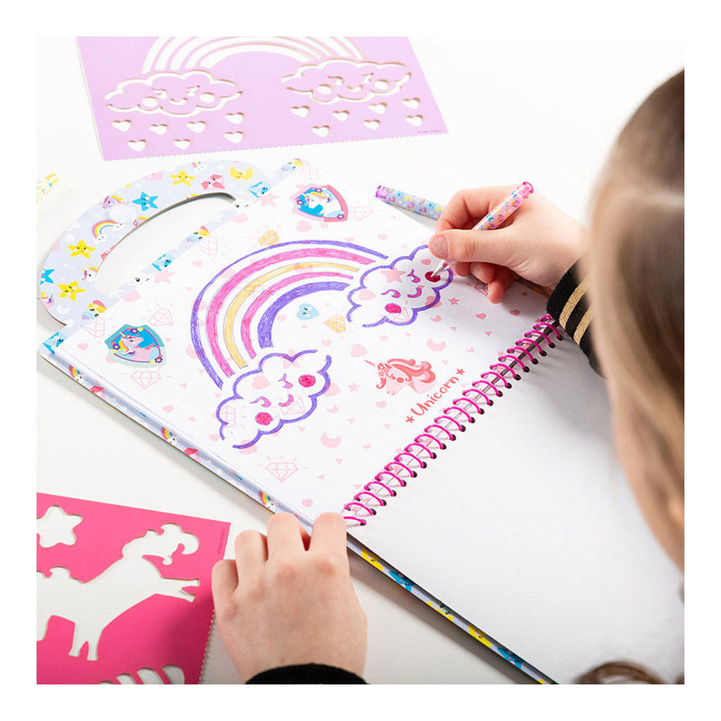 Load image into Gallery viewer, Totum unicorn designer vakantie doeboek stickeren, tekenen en schrijven - creatief speelgoed meisjes vanaf 3 jaar - 25 delig - incl. stickers en sjablonen knutselen
