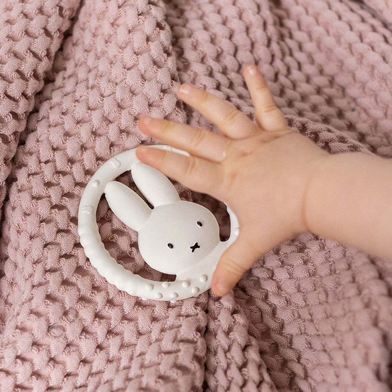Load image into Gallery viewer, Bambolino nijntje bijtring natuurlijk rubber - kraamcadeau baby - toys
