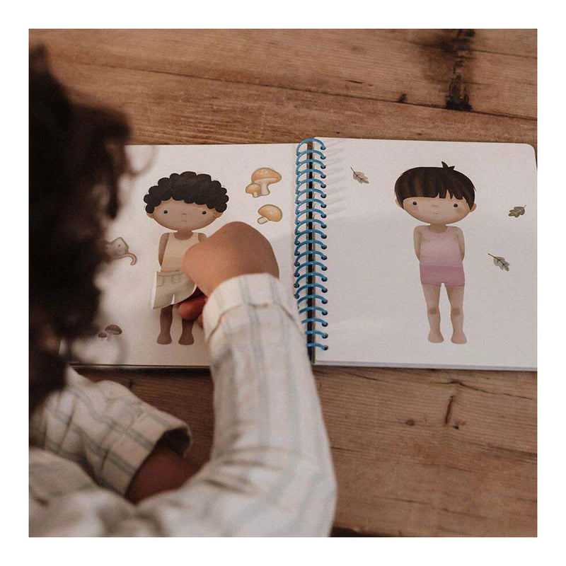 Load image into Gallery viewer, Little dutch dress up stickerboek jim forest friends
