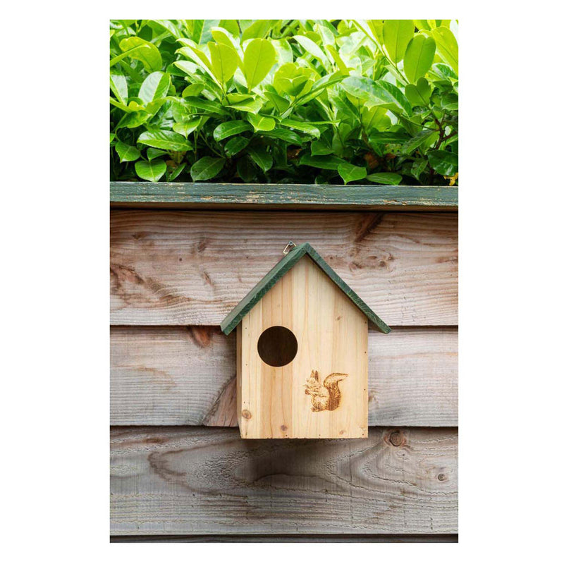 Load image into Gallery viewer, Houten eekhoornhuisje
