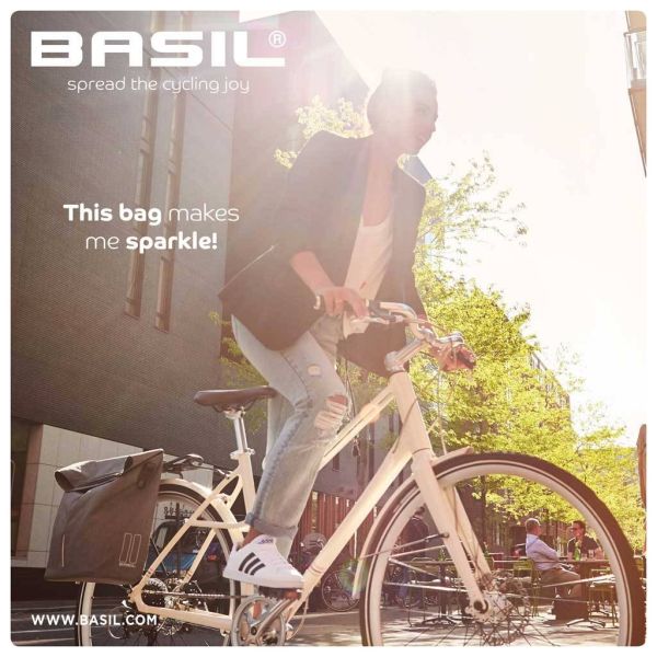 Load image into Gallery viewer, Basil City Shopper - fietsshopper, grijs melee, 14-16L, vegan leder, waterkerende vouwsluiting, reflectie
