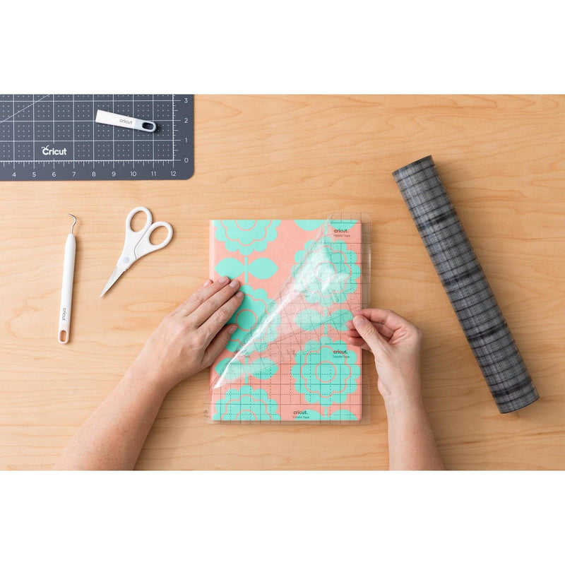 Load image into Gallery viewer, Cricut • transfer tape linerless 2286x33cm
