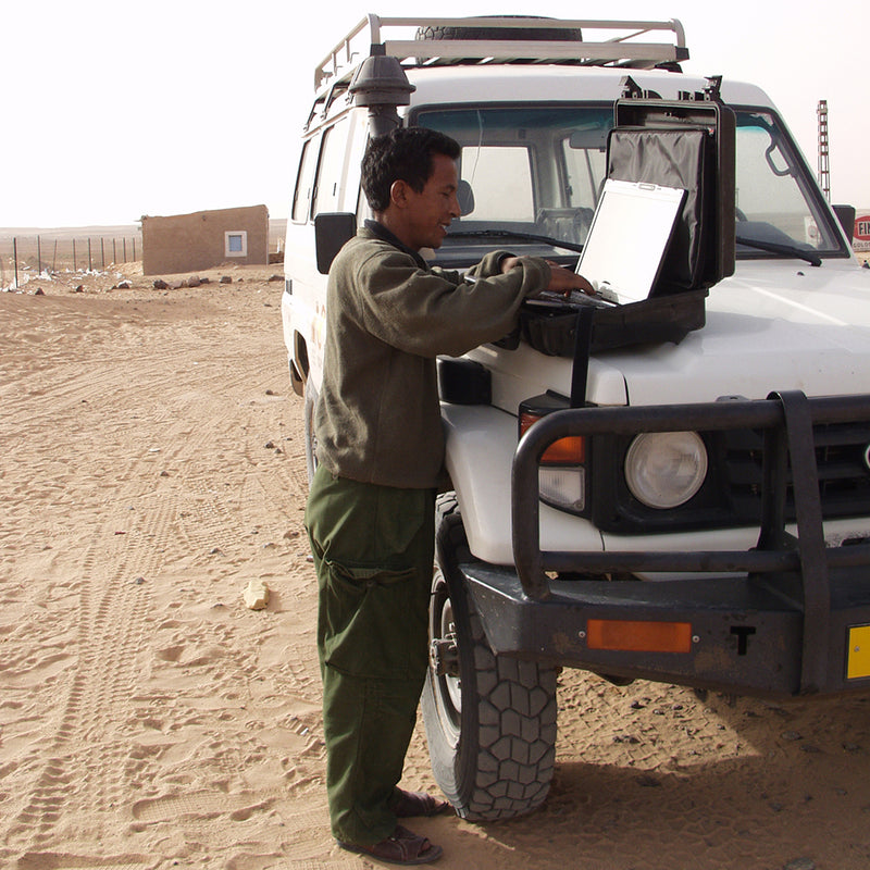 Load image into Gallery viewer, Explorer Cases 4412HL Koffer Zwart met Plukschuim
