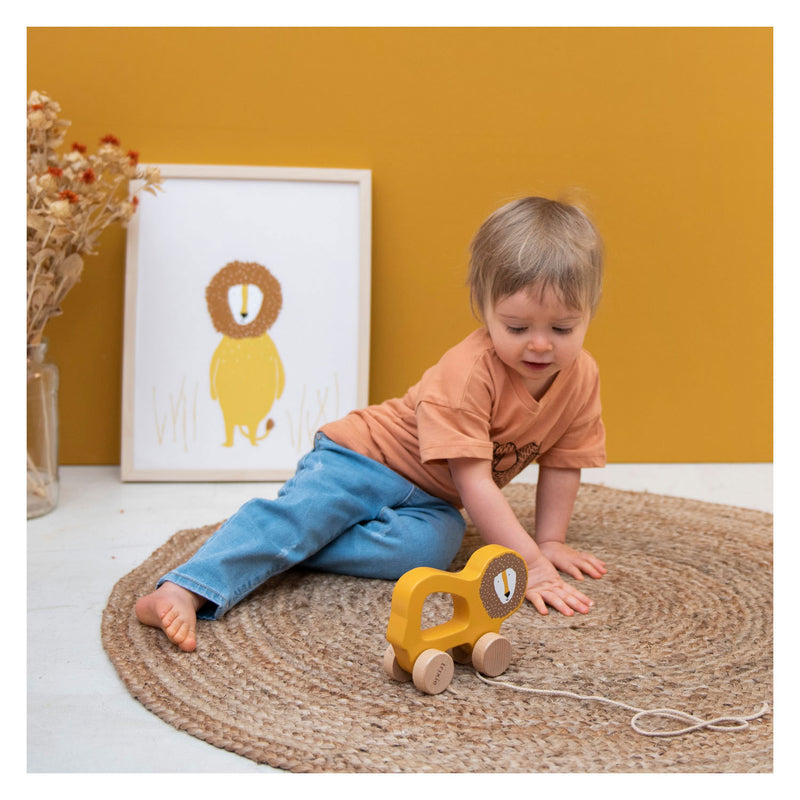 Load image into Gallery viewer, Trixie Houten Trekfiguur Mr. Lion
