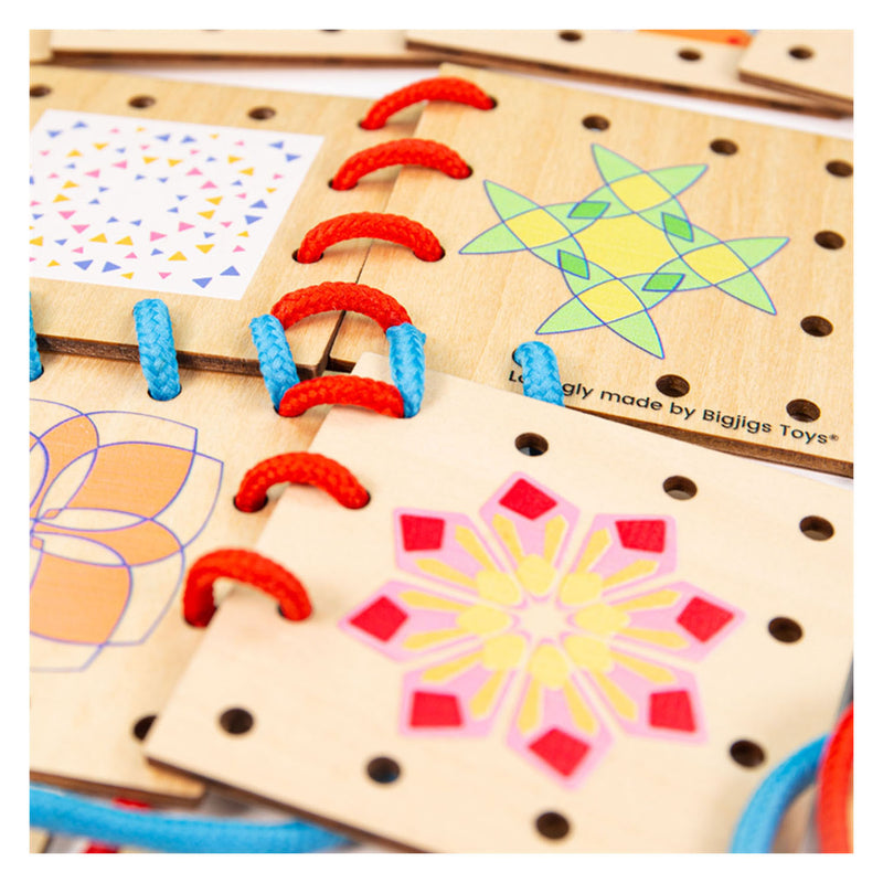 Load image into Gallery viewer, Bigjigs Houten Rijgpuzzel Tegels Vormen, 22dlg.
