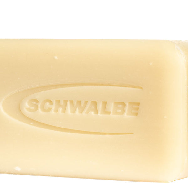 Schwalbe bio cleaning kit with brush and natural soap