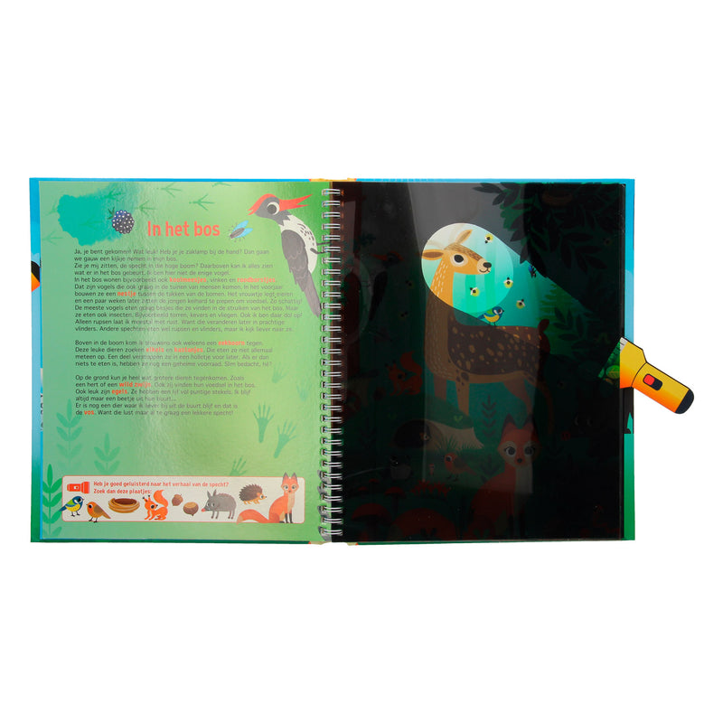 Load image into Gallery viewer, Speuren in de dierenwereld + kartonnen zaklamp
