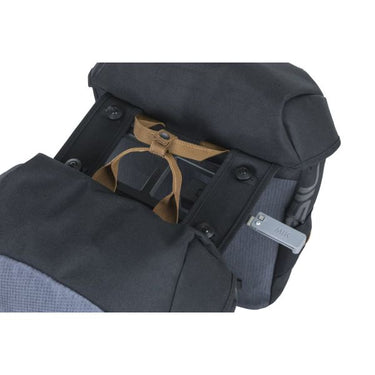 Basil dubbele fietstas miles mik 34 liter 13 x 26 x 35 cm - zwart grijs