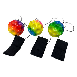 Bungeebal regenboog aan koord