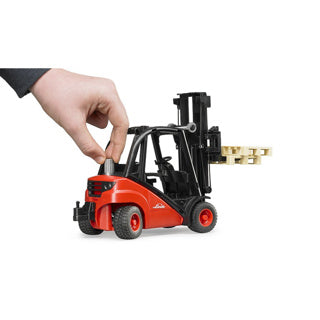 Bruder 2511 linde vorkheftruck