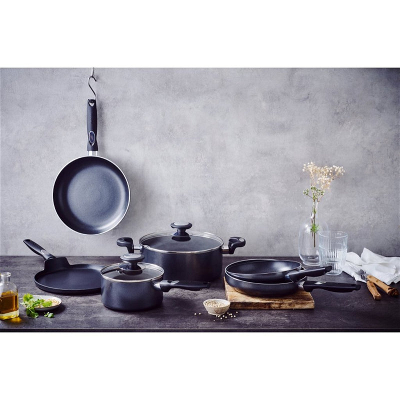 Load image into Gallery viewer, Beka pro induc pannenkoekenpan met keramische antikleeflaag - pfas vrij - ø 24cm
