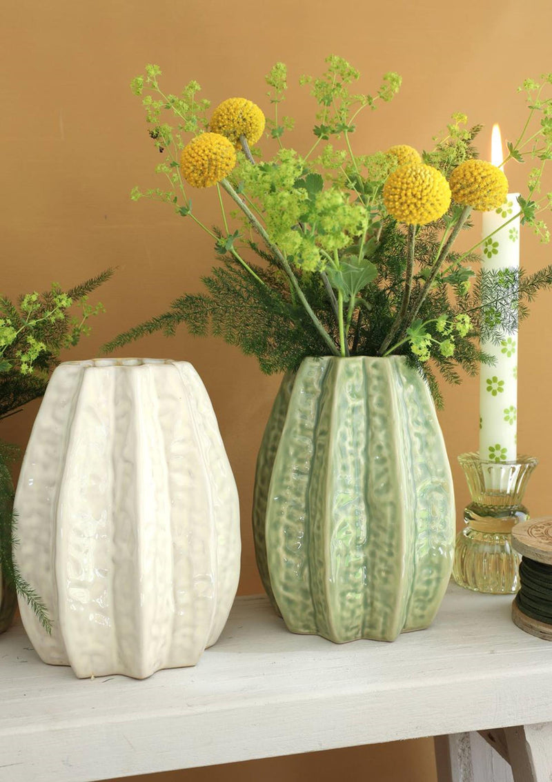 Load image into Gallery viewer, Ideas 4 seasons carambola vaas ã˜11,5 x h.15 cm 2 ass creme groen keramiek

