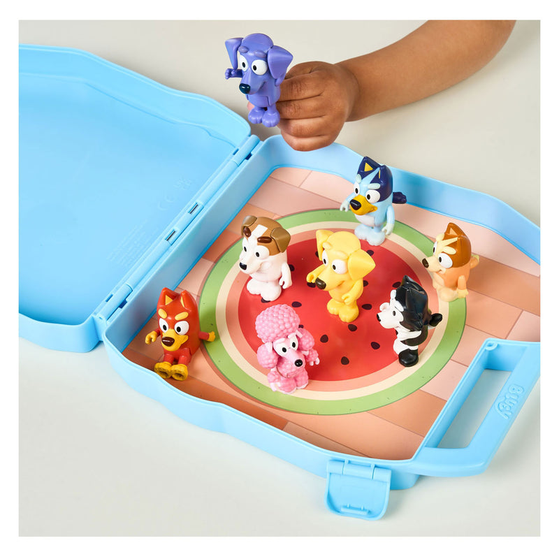 Load image into Gallery viewer, Moose toys bluey play go koffer met 8 speelfiguren
