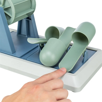 Load image into Gallery viewer, Trixie dog activity intelligentiespel poker box vario 2
