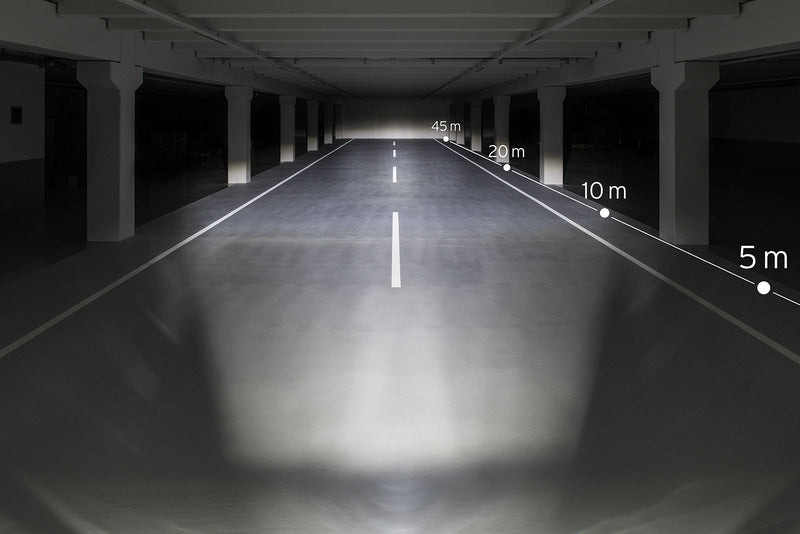 Load image into Gallery viewer, Koplamp Busch und Müller Lumotec IQ-XS T Senso voor naafdynamo - 70 Lux - zilver
