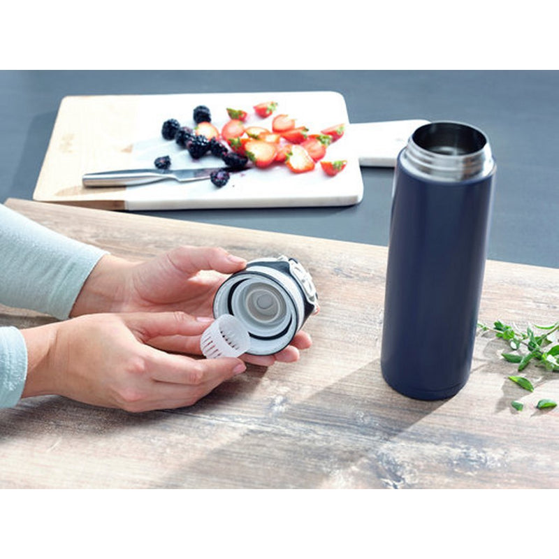 Load image into Gallery viewer, Leifheit 3275 flip isoleerbeker 600 ml donkerblauw
