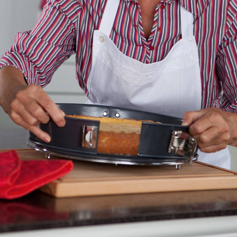 Load image into Gallery viewer, Kaiser Kaiser 2300621012 Springvorm 26 cm Zwart
