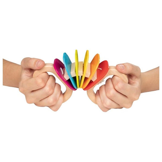 Goki regenboog rammelaar. 1+