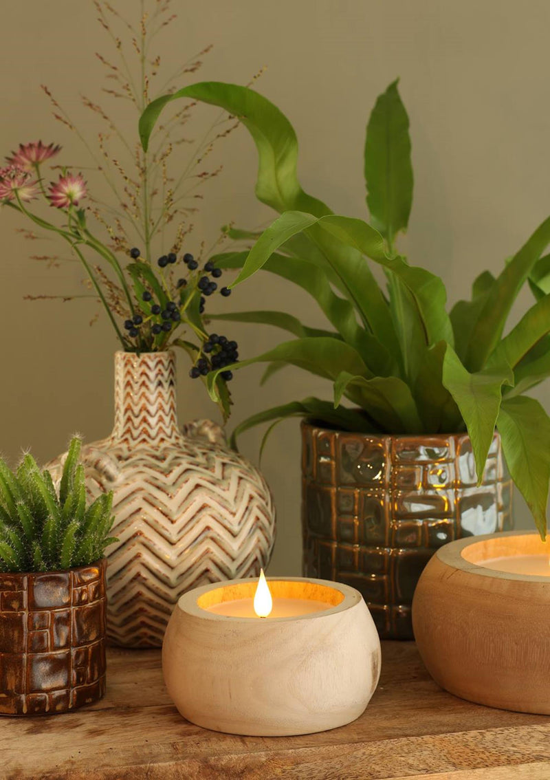 Load image into Gallery viewer, Ideas 4 seasons led kaars hout ã˜12 h.6 cm met timer bruin
