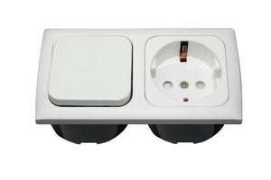 C-line combinatie schakelaar en wandcontactdoos met opal afdekraam 2 voudig wit