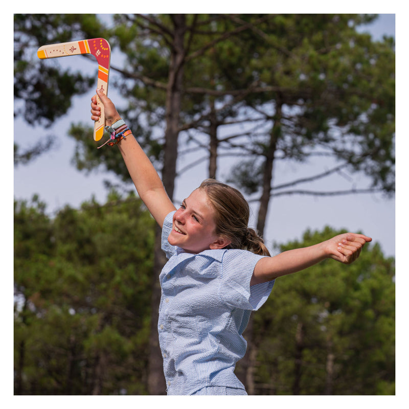 Load image into Gallery viewer, Bs toys – boemerang – buitenspeelgoed – fsc houten boemerang – vanaf 8 jaar

