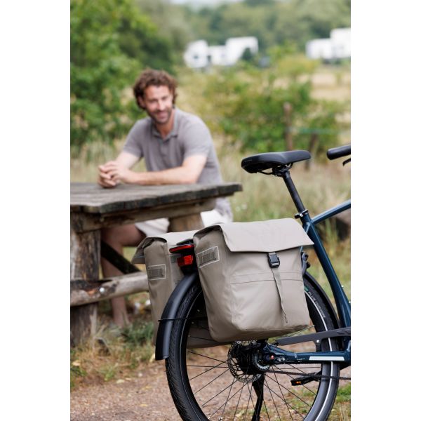 Load image into Gallery viewer, Burgers - new looxs new looxs ® leeds double mik 2.0 - dubbele fietstas – past op mik bagagedragers – gerecycled materiaal - geschikt voor elektrische fietsen – 38 liter - taupe
