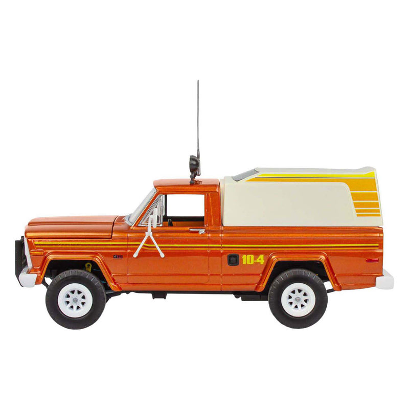 Load image into Gallery viewer, Revell modelbouwpakket - 1979 jeep j-10 pickup with camper top 1:24 -
