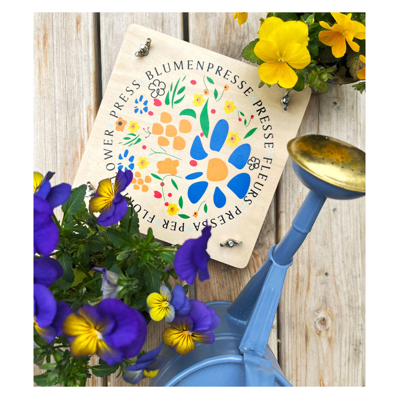 Load image into Gallery viewer, Small Foot - Houten Bloemenpers, 18x18cm
