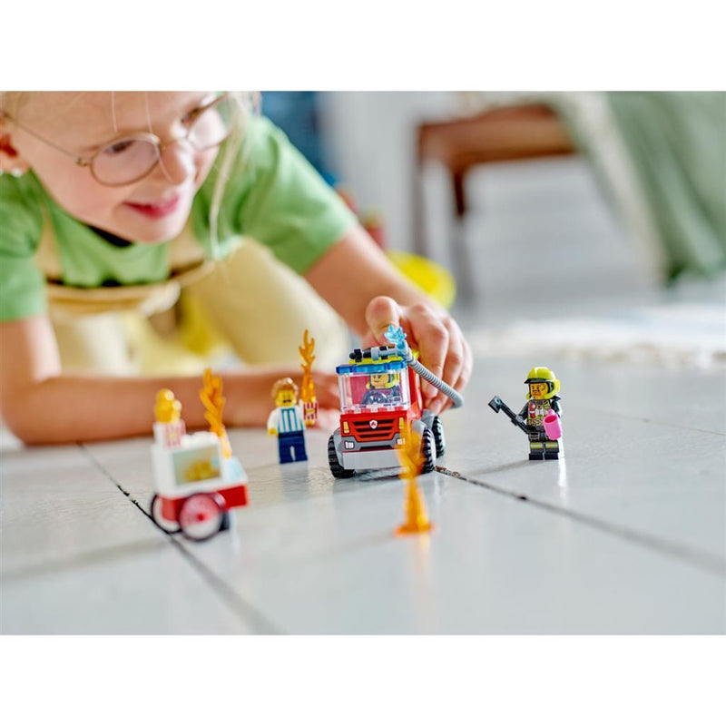 Load image into Gallery viewer, Lego City 60375 Brandweerkazerne en Brandweerwagen
