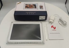 Load image into Gallery viewer, Benel frameo digitale fotolijst wt-101b acryl transparant 10.1 inch
