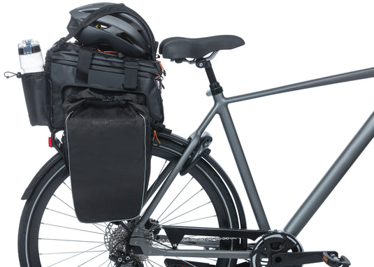 Basil Miles XL Pro bagagedragertas, zwart oranje, waterdicht, 9-36L, geschikt voor elektrische fietsen