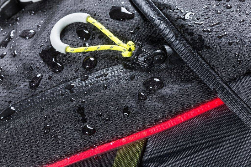 Load image into Gallery viewer, Basil Daypack Nordlicht - Waterdichte fietsrugtas voor E-bikes
