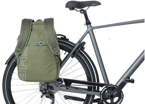 Basil Flex - bicycle backpack -17 liters - forest green