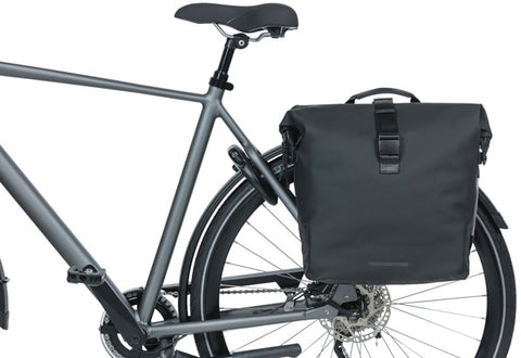 Basil SoHo Nordlicht MIK - double bicycle bag - 41 liters - night black