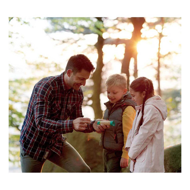 Load image into Gallery viewer, Hape bamboe zaklamp
