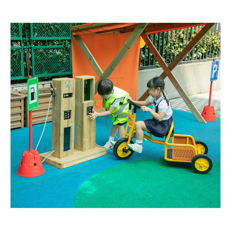 Load image into Gallery viewer, Classic world houten outdoor speel tankstation
