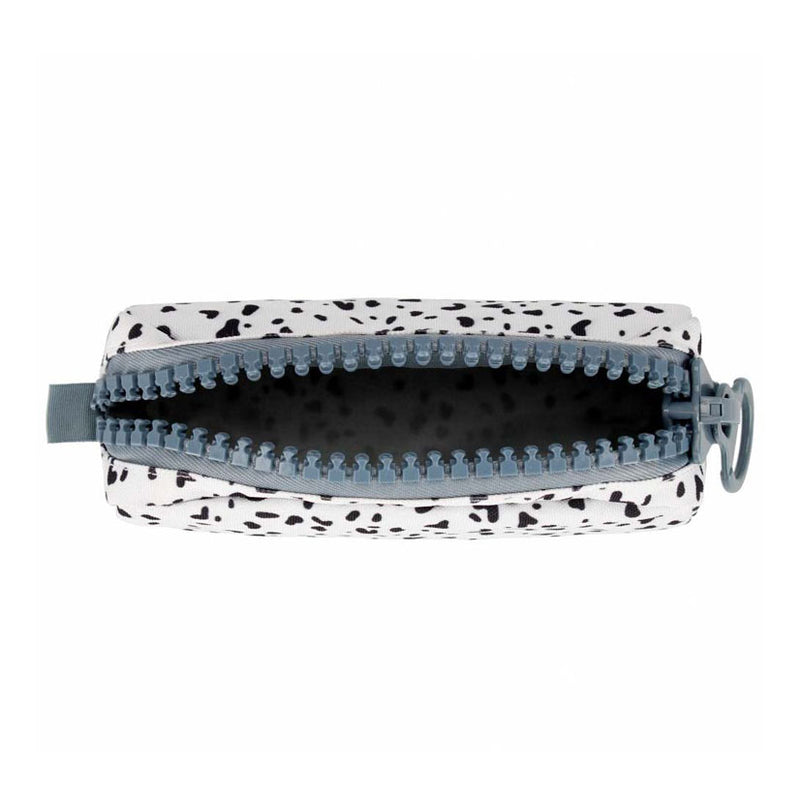 Load image into Gallery viewer, Etui met zwarte stippen
