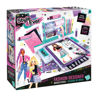 Fashion designer studio assorti
