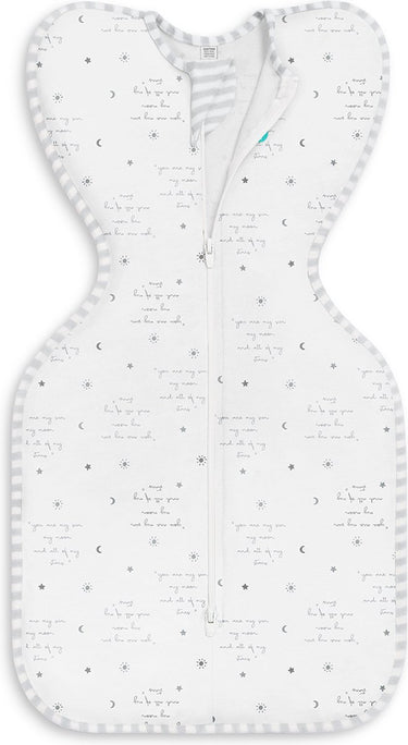 Love to dream ™ babyslaapzak swaddle up™ - inbakeren - baby 3-6 maanden - 6-8.5 kg - zomer - 0.2 tog - wit met tekst