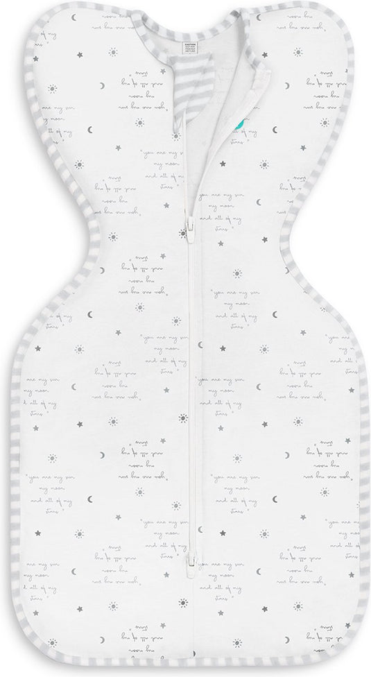 Love to dream ™ babyslaapzak swaddle up™ - inbakeren - baby 0-3 maanden - 3.5-6 kg - zomer - 0.2 tog- wit met tekst