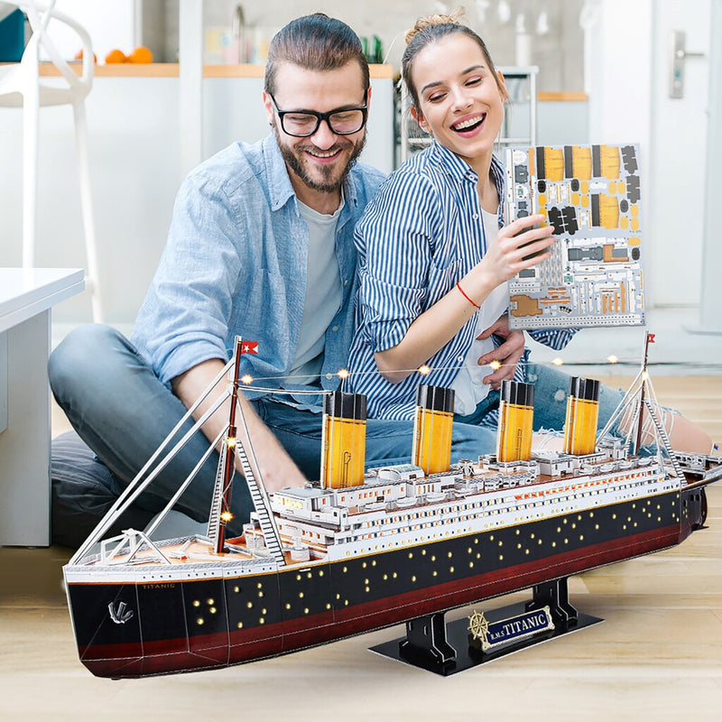 Load image into Gallery viewer, Cubic fun 3d puzzel titanic met led verlichting - 266st.
