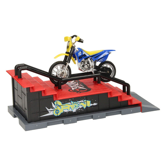Vinger skateboard met stunt trail