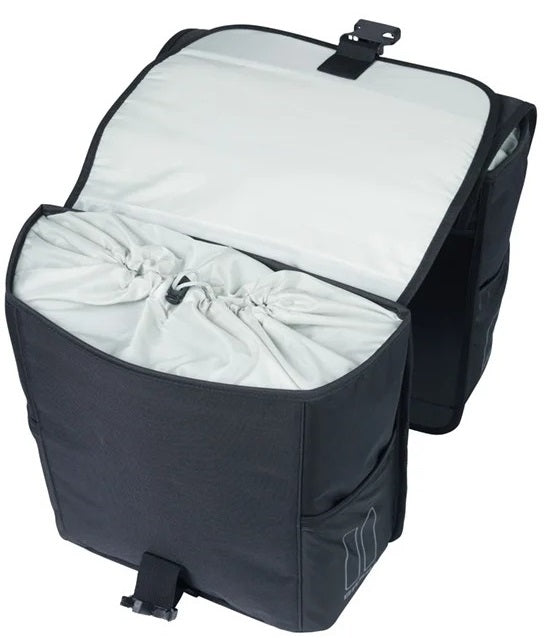 Load image into Gallery viewer, Basil dubbele fietstas go mik 32 liter - zwart
