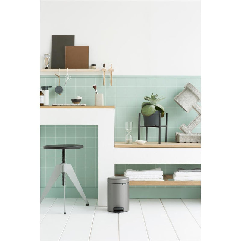 Load image into Gallery viewer, Brabantia pedaalemmer newicon 3l platinum
