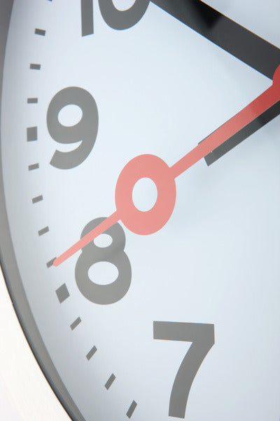 Load image into Gallery viewer, Nextime ne-3998ar wandklok dia. 19 cm, geborsteld aluminium, 'station'
