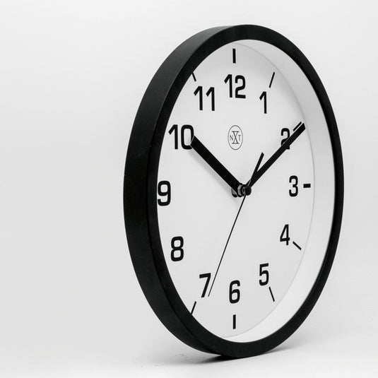Nextime nx-7321zw wandklok nxt diameter 20cm kunststof zwart, witte wijzerplaat