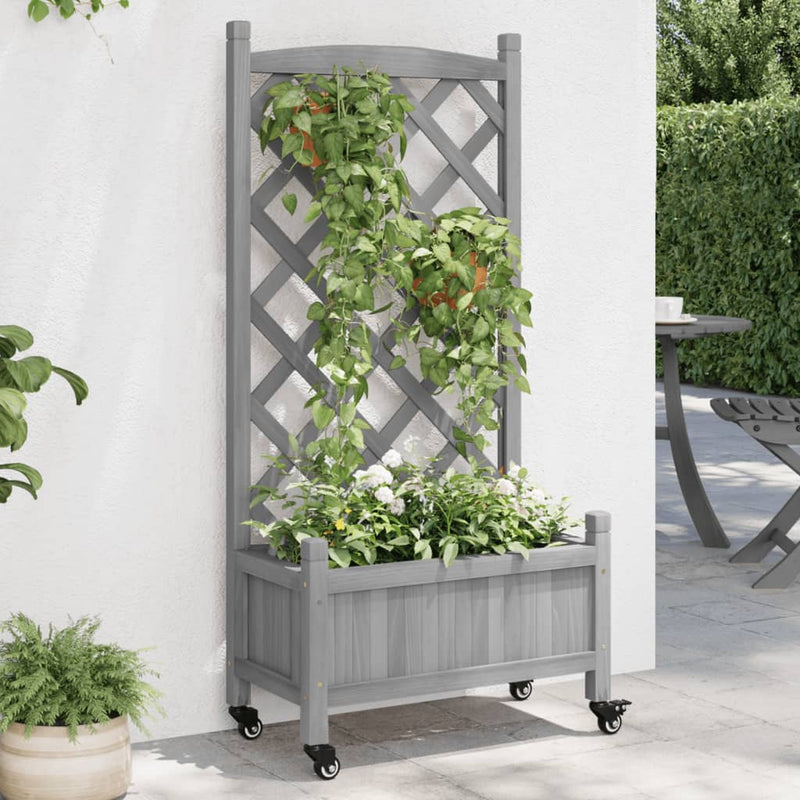 Load image into Gallery viewer, Vidaxl plantenbak met latwerk en wielen massief vurenhout grijs
